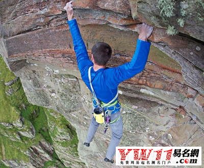 夢見爬懸崖爬不上去是什么意思？
