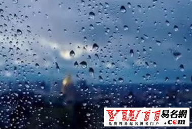 夢(mèng)見(jiàn)下冰雹